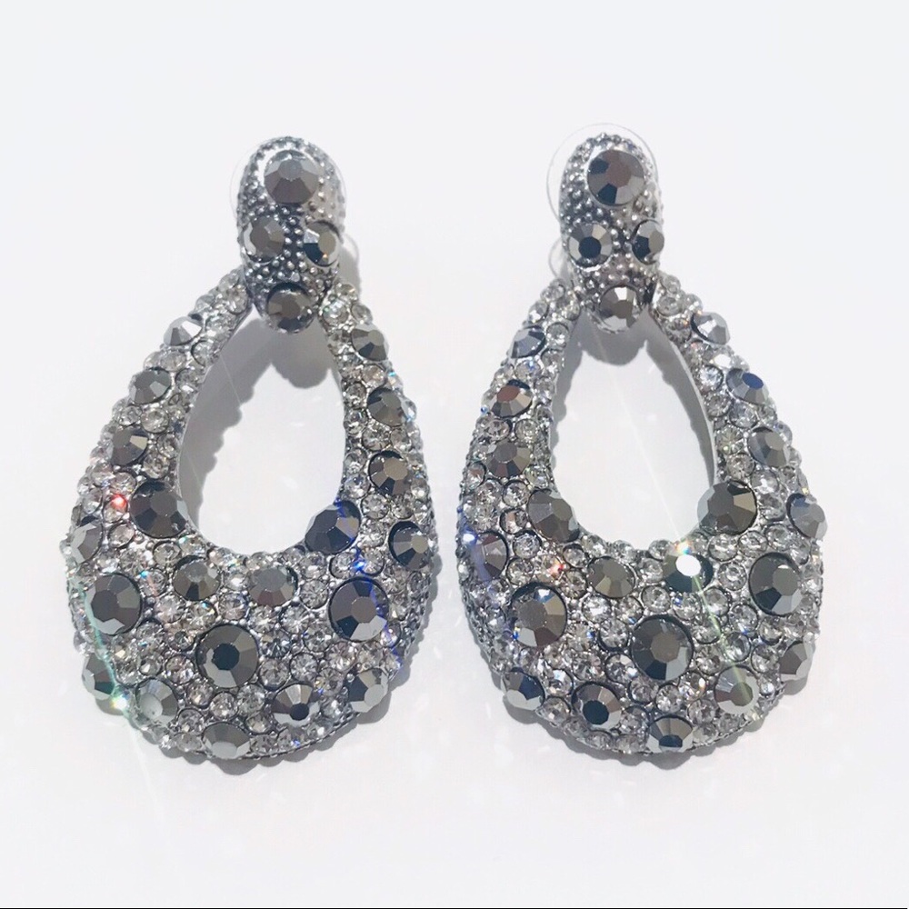 Metallic silver/grey rhinestone drop earrings - Picture 2 of 8